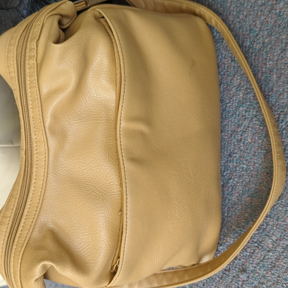 Purses - Picture 6 of 10